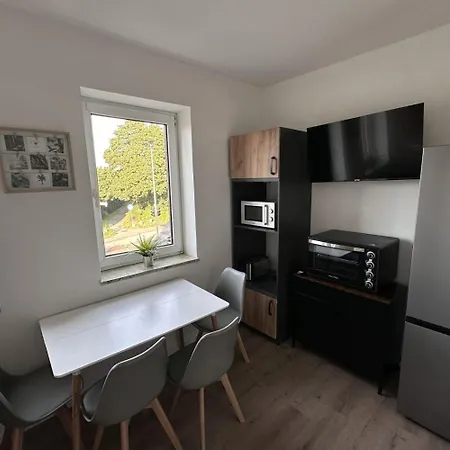 Large Group Apartments - Single Beds - Free Parking - Near Duesseldorf Airport Appartement