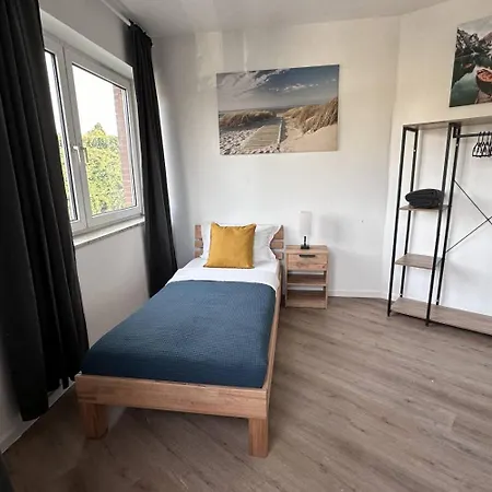 Large Group Apartments - Single Beds - Free Parking - Near Duesseldorf Airport * Duisburg
