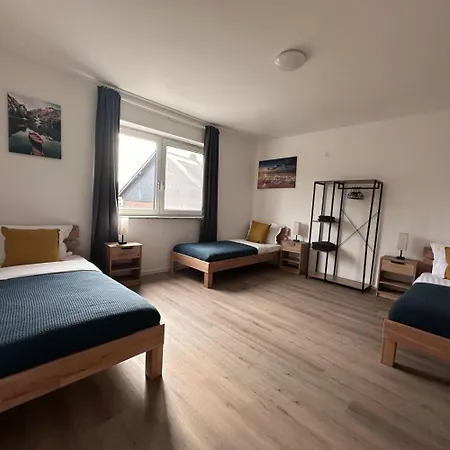 Large Group Apartments - Single Beds - Free Parking - Near Duesseldorf Airport * Duisburg