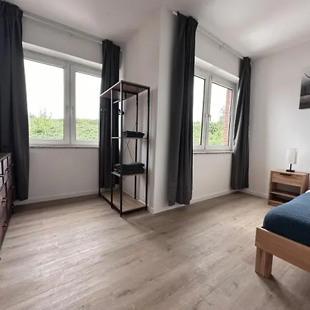 Large Group Apartments - Single Beds - Free Parking - Near Duesseldorf Airport * Duisburg