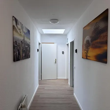 Large Group Apartments - Single Beds - Free Parking - Near Duesseldorf Airport Appartement *
