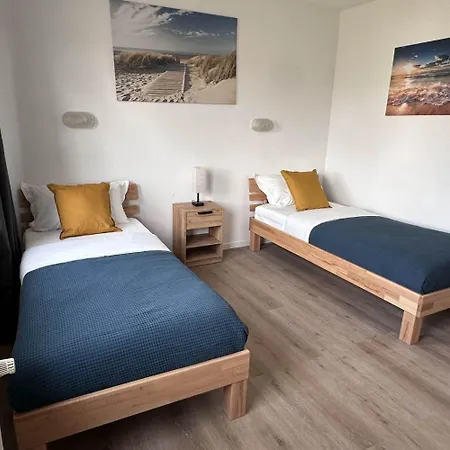 Large Group Apartments - Single Beds - Free Parking - Near Duesseldorf Airport Apartmán
