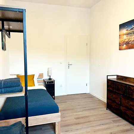 Large Group Apartments - Single Beds - Free Parking - Near Duesseldorf Airport Apartmán Duisburg