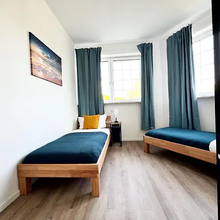 Large Group Apartments - Single Beds - Free Parking - Near Duesseldorf Airport Apartmán